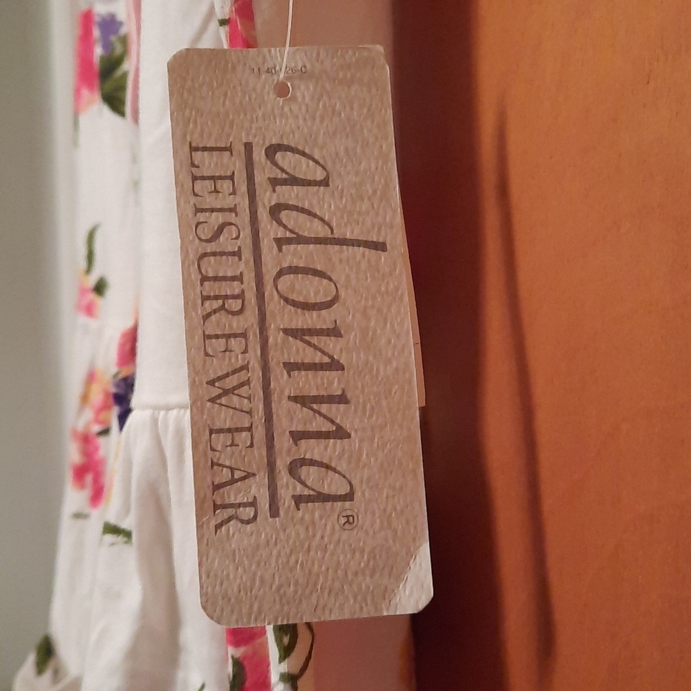 Floral Adonna Leisurewear dress medium - Picture 5 of 6